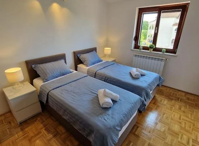 Villa Castanea - Kuca Za Odmor S Bazenom
