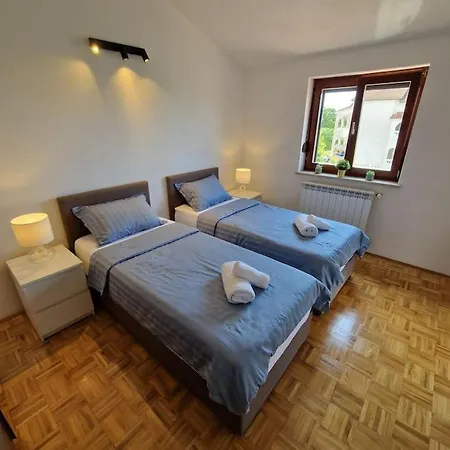 Villa Castanea - Kuca Za Odmor S Bazenom