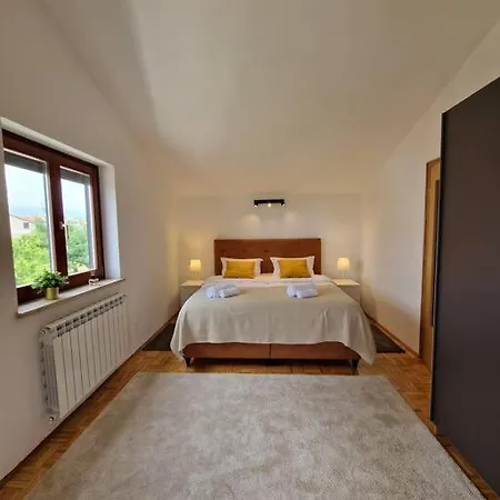 Vila Castanea - Kuca Za Odmor S Bazenom Kukci