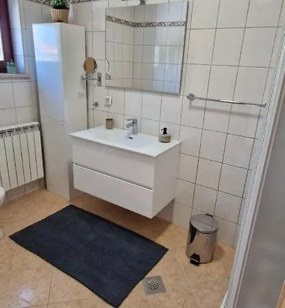 Villa Castanea - Kuca Za Odmor S Bazenom